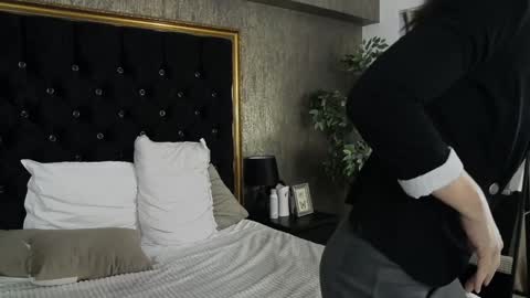 Snapshot of lisacroft chatting on February 8, 2025, 9:56 am lisacroft online show from February 8, 2025, 9:56 am