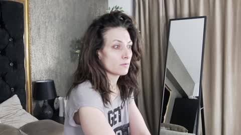 Snapshot of lisacroft chatting on February 9, 2025, 4:14 am lisacroft online show from February 9, 2025, 4:14 am