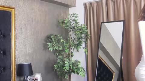 Snapshot of lisacroft chatting on February 20, 2025, 5:55 am lisacroft online show from February 20, 2025, 5:55 am