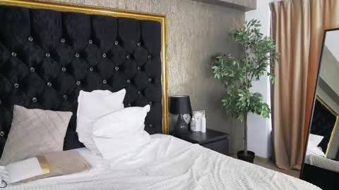 Snapshot of lisacroft chatting on February 22, 2025, 1:02 pm lisacroft online show from February 22, 2025, 1:02 pm