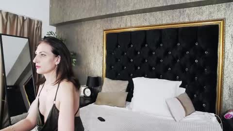 Snapshot of lisacroft chatting on March 5, 2025, 8:54 am lisacroft online show from March 5, 2025, 8:54 am