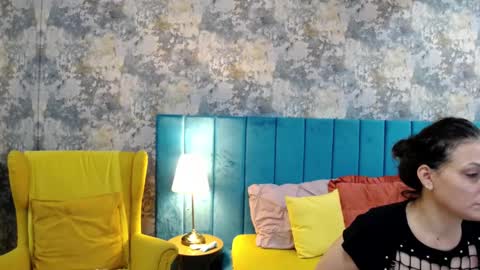 Snapshot of lisacroft chatting on October 12, 2025, 10:03 am lisacroft online show from October 12, 2025, 10:03 am