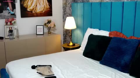 Snapshot of lisacroft chatting on November 3, 2025, 8:15 am lisacroft online show from November 3, 2025, 8:15 am