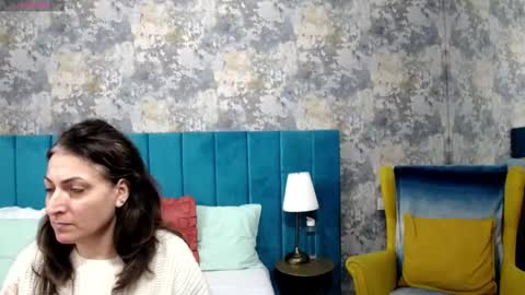 lisacroft online show from November 23, 2025, 7:52 am