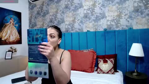 lisacroft online show from December 19, 2025, 7:15 am