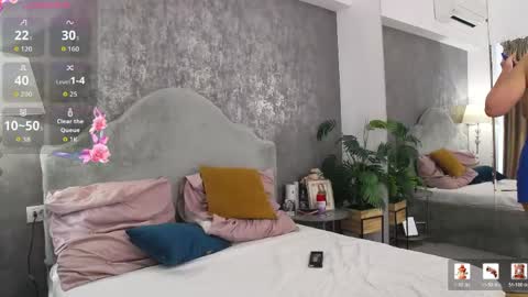 Snapshot of lisacroft chatting on May 29, 2026, 7:28 am lisacroft online show from May 29, 2026, 7:28 am