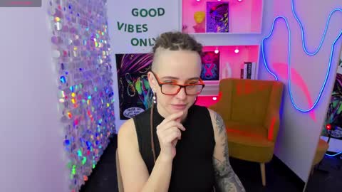 Snapshot of lisafoxy_y chatting on April 3, 2026, 5:38 am Lisa online show from April 3, 2026, 5:38 am