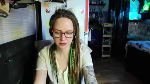 Snapshot of lisafoxy_y chatting on May 18, 2026, 5:35 am Lisa online show from May 18, 2026, 5:35 am