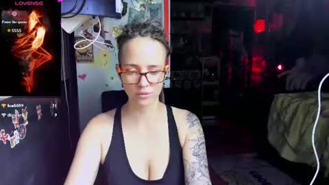 Snapshot of lisafoxy_y chatting on June 20, 2026, 6:11 pm Lisa online show from June 20, 2026, 6:11 pm