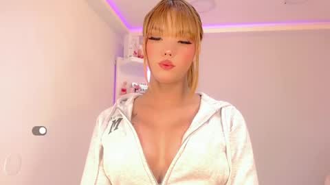 Snapshot of lisahadidd chatting on February 12, 2025, 5:26 am lisahadidd online show from February 12, 2025, 5:26 am