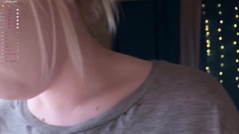 Snapshot of lisalaas chatting on March 17, 2026, 7:06 pm -Lisa- Help me to reach 100 thumbs up3 online show from March 17, 2026, 7:06 pm