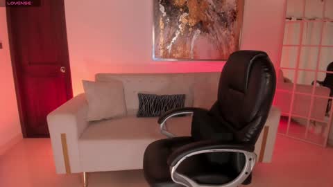 LISA MONROE online show from December 29, 2024, 8:55 am