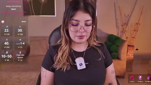 LISA MONROE online show from October 8, 2025, 8:17 pm