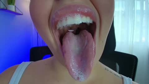 Lisbet online show from February 18, 2025, 6:47 pm