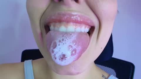 Lisbet online show from November 13, 2025, 3:33 pm