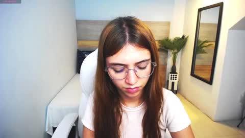 Snapshot of liseth_fox chatting on February 26, 2025, 2:15 am Liseth Fox online show from February 26, 2025, 2:15 am