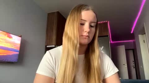 Snapshot of lisi_kiss_ chatting on June 6, 2026, 5:06 pm Aurora online show from June 6, 2026, 5:06 pm