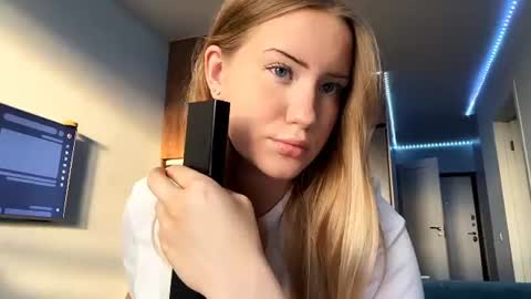 Snapshot of lisi_kiss_ chatting on June 7, 2026, 5:06 pm Aurora online show from June 7, 2026, 5:06 pm