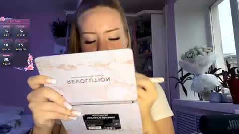 Snapshot of lisi_kiss_ chatting on June 30, 2026, 5:25 pm Aurora online show from June 30, 2026, 5:25 pm
