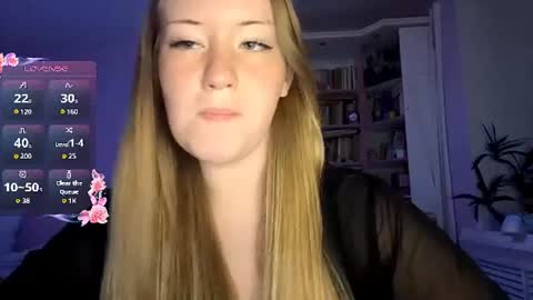 Snapshot of lisi_kiss_ chatting on July 8, 2026, 6:23 pm Aurora online show from July 8, 2026, 6:23 pm