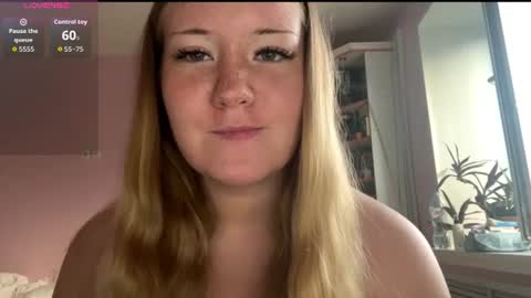 Snapshot of lisi_kiss_ chatting on July 16, 2026, 4:24 pm Aurora online show from July 16, 2026, 4:24 pm
