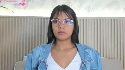 Snapshot of liss_reyes chatting on October 28, 2025, 11:47 am Liss online show from October 28, 2025, 11:47 am