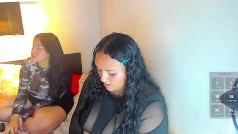 Snapshot of lissa_e_sabrina chatting on December 4, 2024, 7:28 am Lissa Sabrina online show from December 4, 2024, 7:28 am