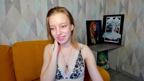 Snapshot of lissa_kitsune chatting on February 7, 2025, 10:29 am Lissa online show from February 7, 2025, 10:29 am