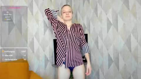 Snapshot of lissa_kitsune chatting on February 21, 2025, 1:11 pm Lissa online show from February 21, 2025, 1:11 pm