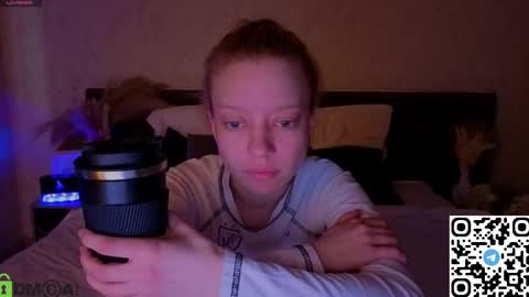 Snapshot of lissa_kitsune chatting on April 28, 2026, 1:37 am Lissa online show from April 28, 2026, 1:37 am