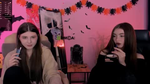 lissa_night online show from October 28, 2025, 8:22 pm