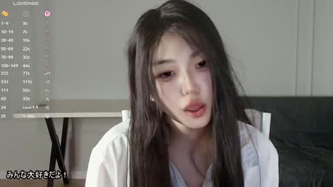 Lissa online show from April 16, 2026, 9:39 pm