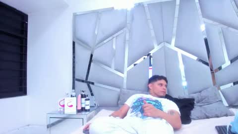 LISSA JHONS online show from February 20, 2025, 5:23 am