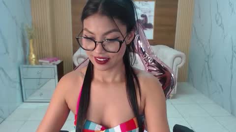 lissandra_s online show from September 19, 2025, 8:42 pm