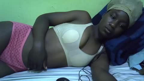 lisssa01 online show from September 14, 2025, 4:11 am