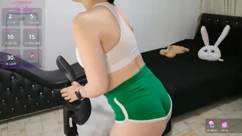 LITA a sexy milf online show from March 2, 2026, 7:21 pm