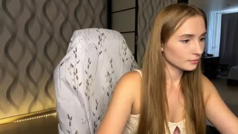 Snapshot of litle_girl05 chatting on July 28, 2026, 11:17 am LUNA online show from July 28, 2026, 11:17 am