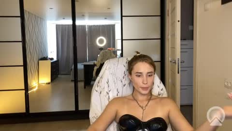 Snapshot of litle_girl05 chatting on July 30, 2026, 11:20 am LUNA online show from July 30, 2026, 11:20 am