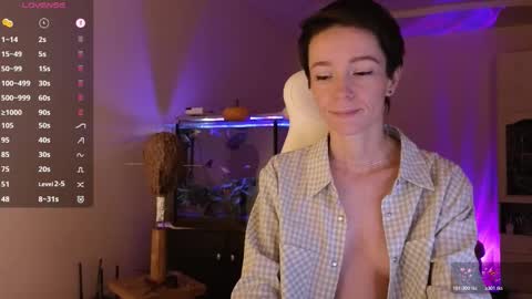 Alisa online show from November 13, 2025, 8:52 pm