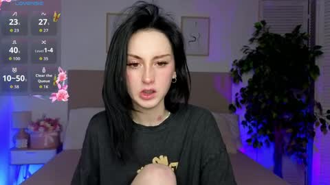 Snapshot of little1_molly chatting on May 17, 2026, 7:54 pm Molly online show from May 17, 2026, 7:54 pm