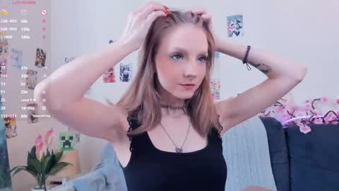 Snapshot of little__caprice chatting on May 6, 2026, 7:46 am Bella online show from May 6, 2026, 7:46 am