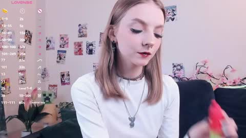 Snapshot of little__caprice chatting on May 29, 2026, 7:50 am Bella online show from May 29, 2026, 7:50 am