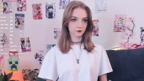 Snapshot of little__caprice chatting on May 30, 2026, 7:27 am Bella online show from May 30, 2026, 7:27 am