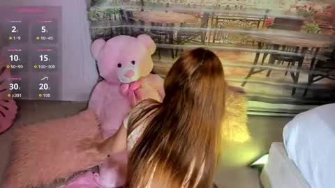 little__doll18 online show from June 5, 2026, 9:31 pm