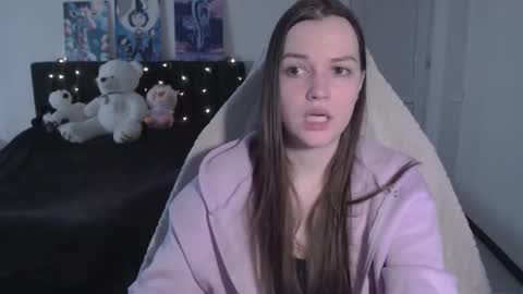 little__flowers online show from February 15, 2026, 9:08 am