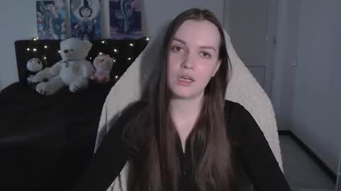 little__flowers online show from February 18, 2026, 9:38 am