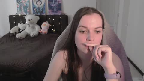 little__flowers online show from June 7, 2026, 8:29 am