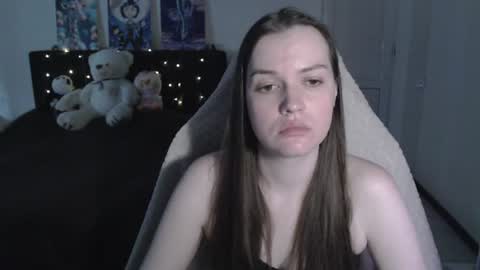 little__flowers online show from June 11, 2026, 8:34 am
