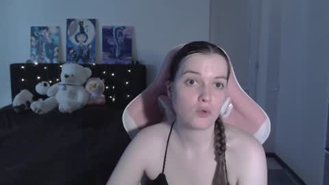 little__flowers online show from June 17, 2026, 9:12 am