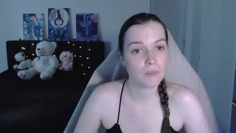 little__flowers online show from June 20, 2026, 9:34 am